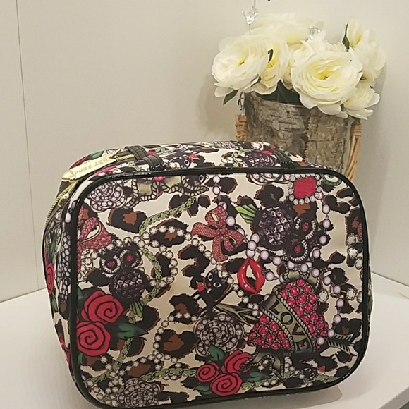 Betsey Johnson Cosmetic bag - Picture 3 of 5